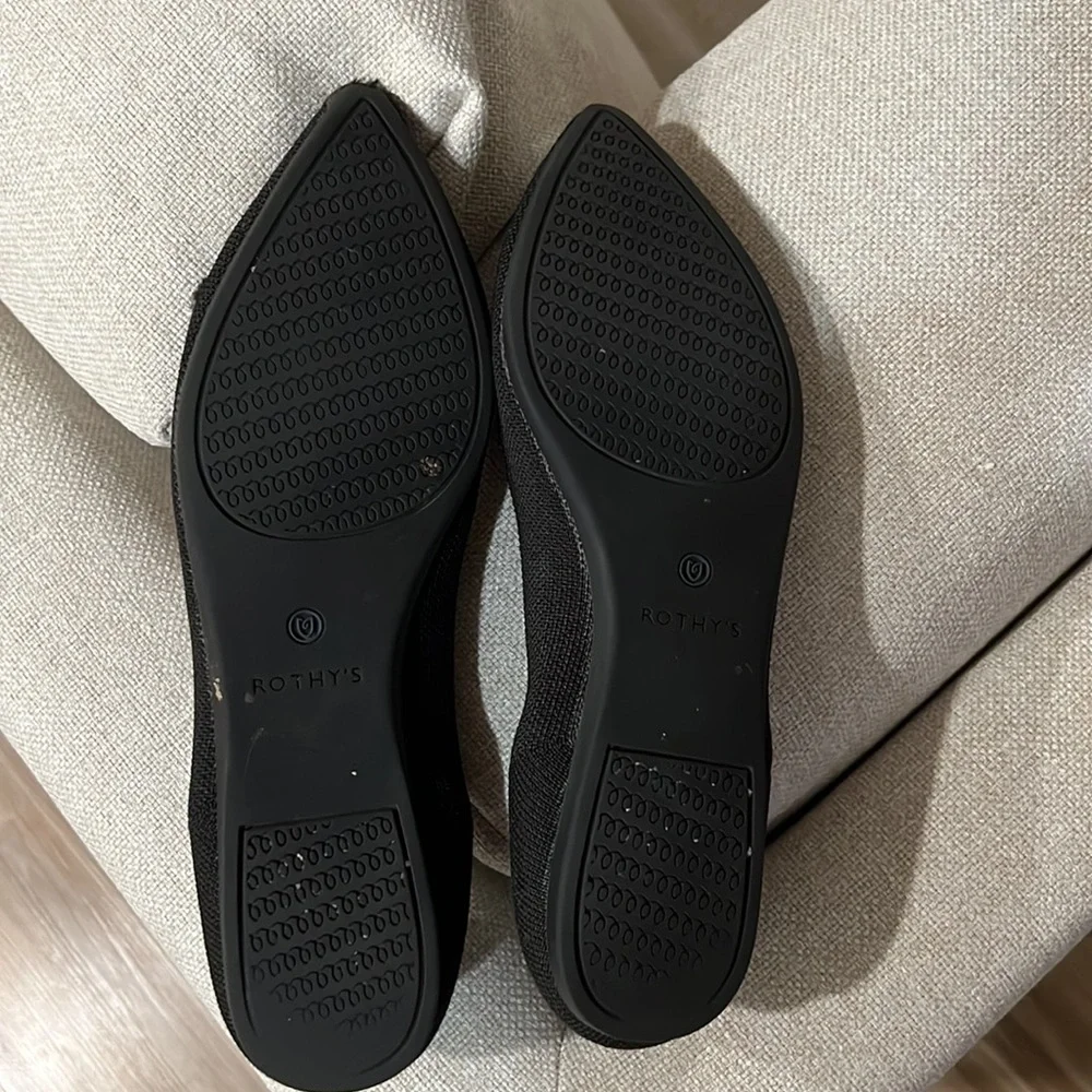 Black Rothy Point Size 9.5 - Picture 9 of 10